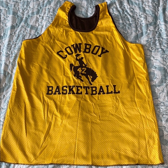 wyoming basketball jersey